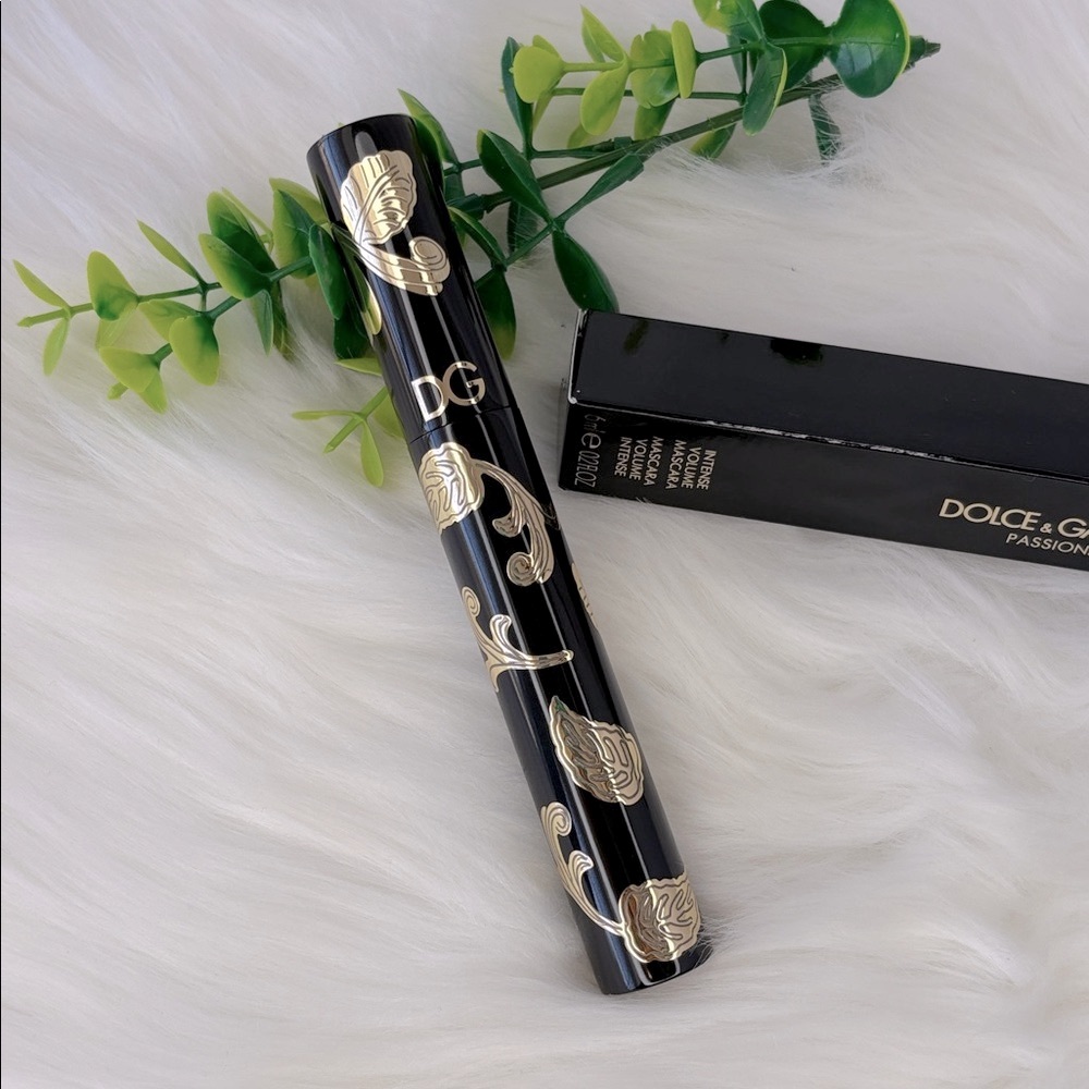 Dolce & Gabbana Paasioneyes Mascara N° 1 Nero Sicilia
Limited Edition